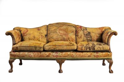 Residential and Commercial Couch Disposal Services Are Both Available